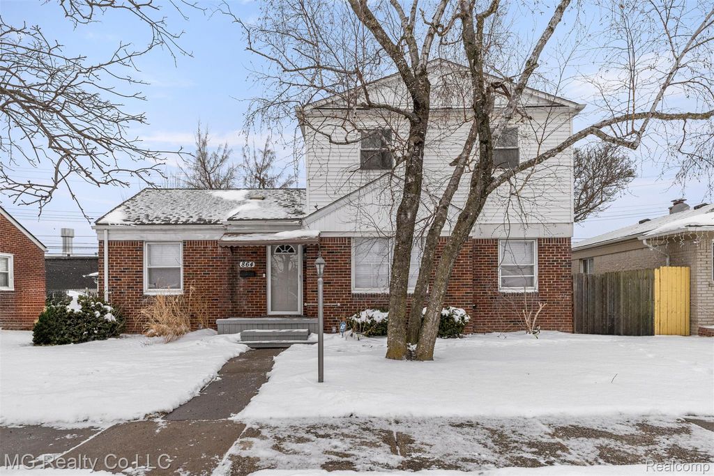 864 Cleophus Parkway, Lincoln Park, MI 48146