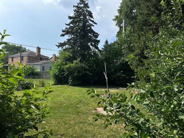 1717 Mannheim Road, Des Plaines, IL 60018