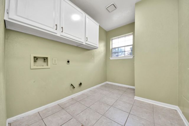7807 Leaf Point Court, Houston, TX 77095