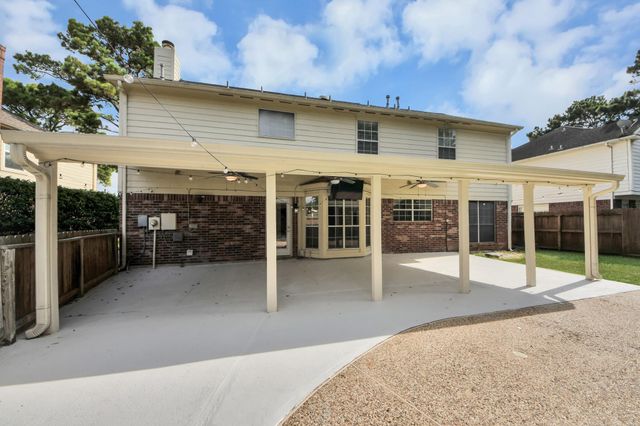 7807 Leaf Point Court, Houston, TX 77095