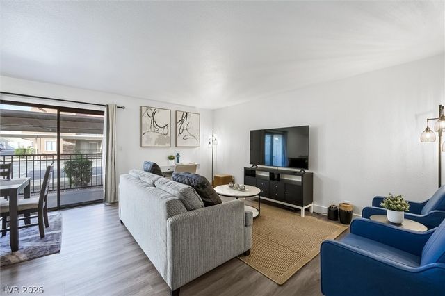 5404 River Glen Drive 353, Las Vegas, NV 89103