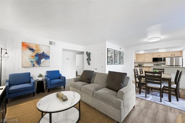 5404 River Glen Drive 353, Las Vegas, NV 89103