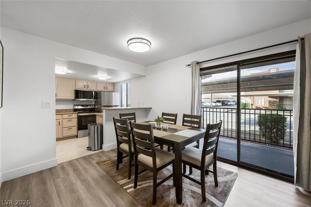 5404 River Glen Drive 353, Las Vegas, NV 89103