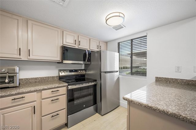 5404 River Glen Drive 353, Las Vegas, NV 89103