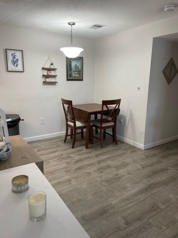 10 Walden Drive 7, Natick, MA 01760