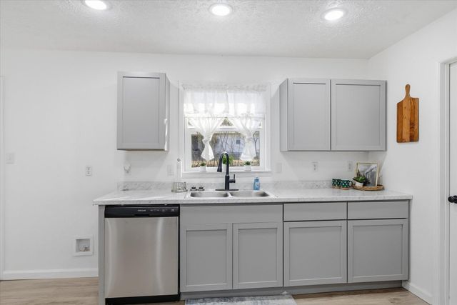 508 N Broad Avenue, Mansfield, MO 65704