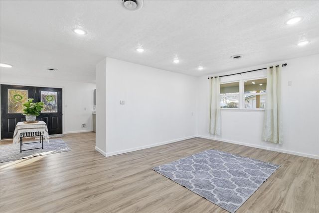 508 N Broad Avenue, Mansfield, MO 65704