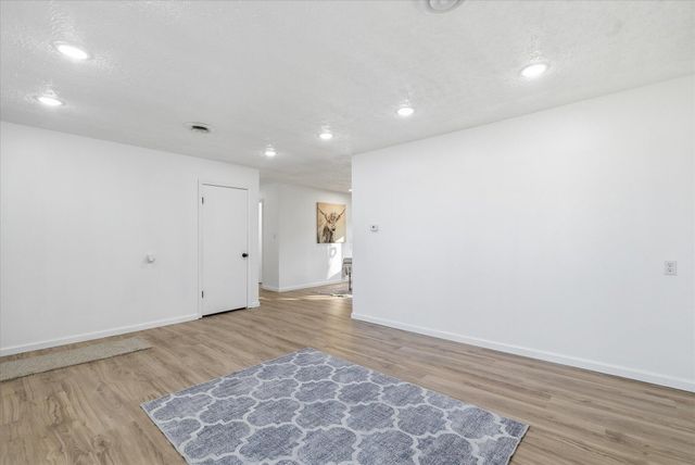 508 N Broad Avenue, Mansfield, MO 65704