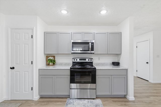 508 N Broad Avenue, Mansfield, MO 65704