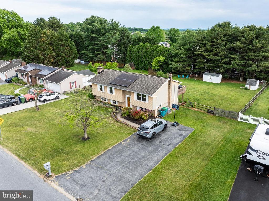 1005 CAREN DR, Sykesville, MD 21784