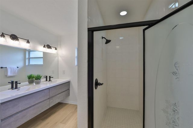 6145 1ST AVENUE N, St Petersburg, FL 33710