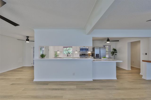 6145 1ST AVENUE N, St Petersburg, FL 33710