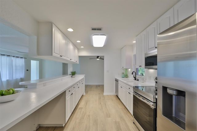 6145 1ST AVENUE N, St Petersburg, FL 33710