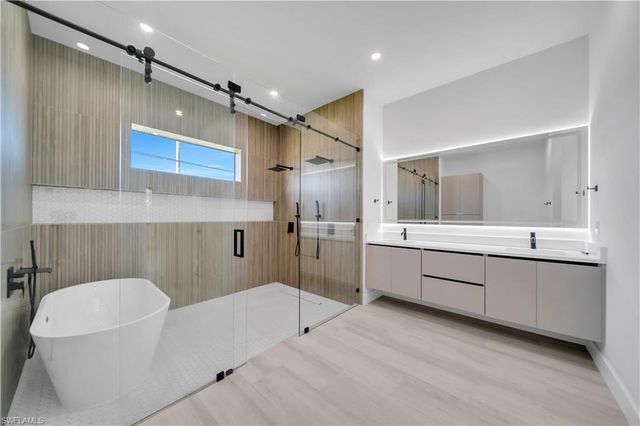 1003 Embers PKWY W, Cape Coral, FL 33993