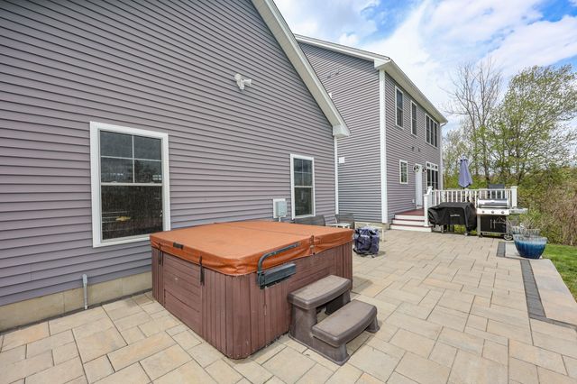 314 Tucker Mill Road, New Boston, NH 03070