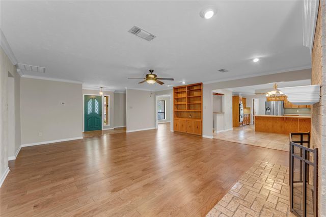 217 Corder LN, Burnet, TX 78611