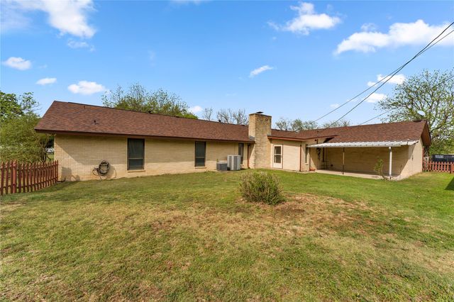 217 Corder LN, Burnet, TX 78611