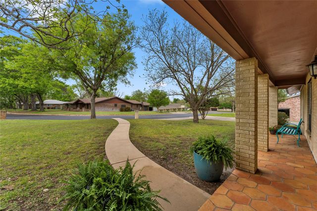 217 Corder LN, Burnet, TX 78611