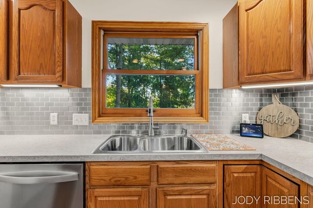 3215 Buchanan Street, Marne, MI 49435