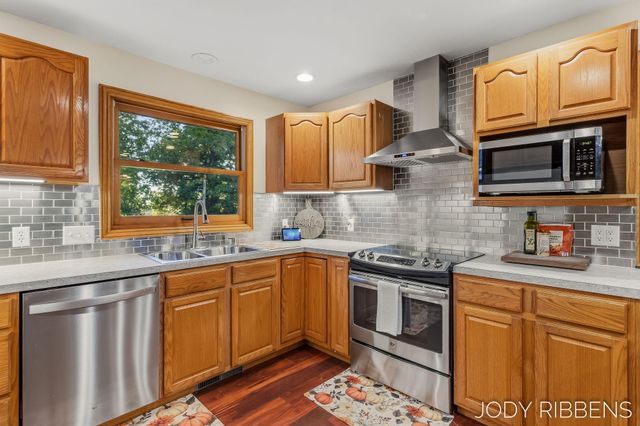 3215 Buchanan Street, Marne, MI 49435