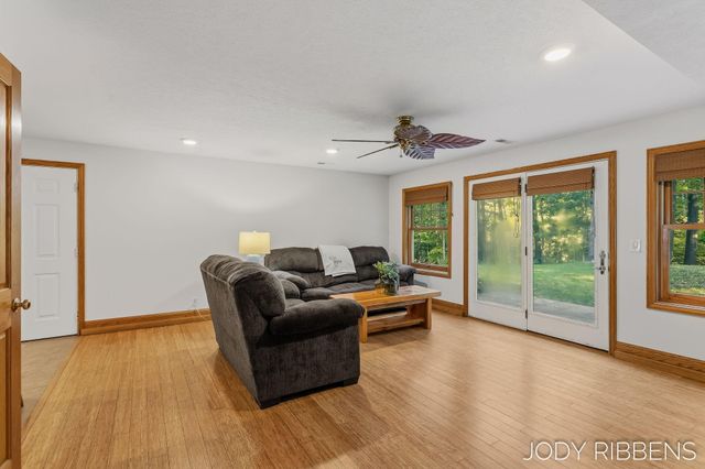 3215 Buchanan Street, Marne, MI 49435