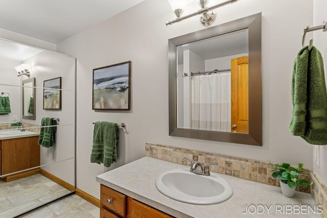 3215 Buchanan Street, Marne, MI 49435