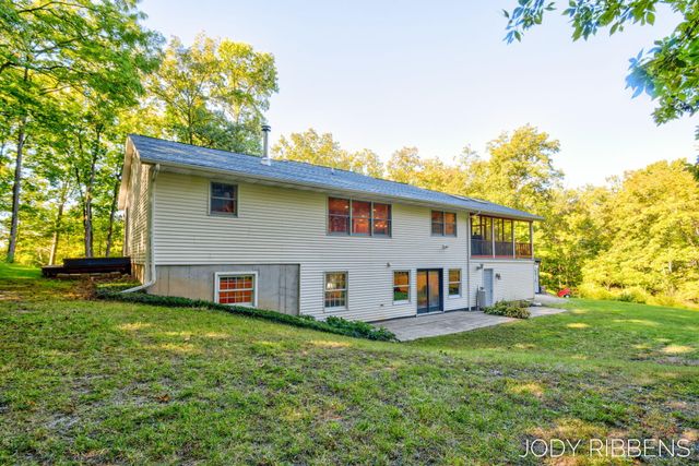 3215 Buchanan Street, Marne, MI 49435
