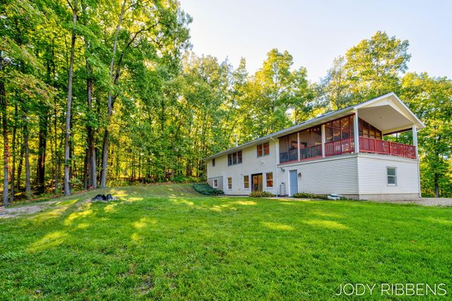 3215 Buchanan Street, Marne, MI 49435