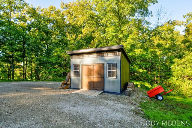 3215 Buchanan Street, Marne, MI 49435