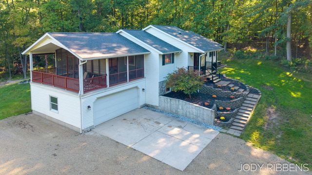 3215 Buchanan Street, Marne, MI 49435