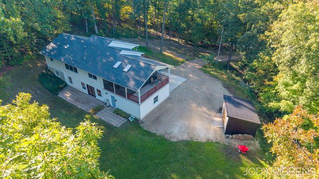 3215 Buchanan Street, Marne, MI 49435
