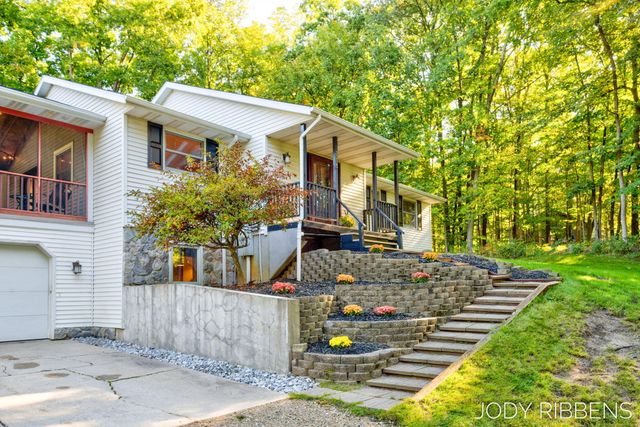 3215 Buchanan Street, Marne, MI 49435