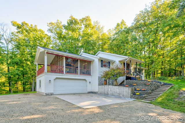 3215 Buchanan Street, Marne, MI 49435