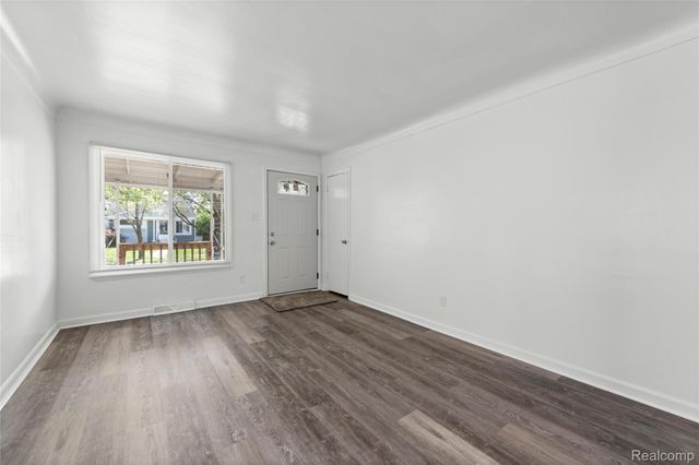 23435 Vance Avenue, Hazel Park, MI 48030