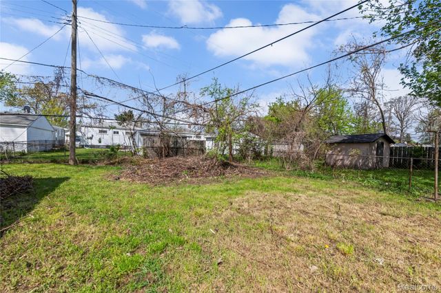 23435 Vance Avenue, Hazel Park, MI 48030
