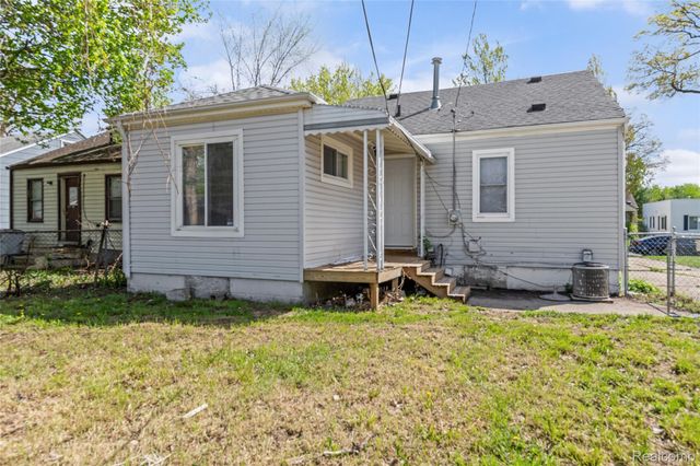 23435 Vance Avenue, Hazel Park, MI 48030