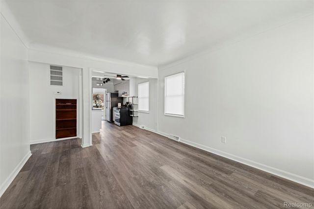 23435 Vance Avenue, Hazel Park, MI 48030