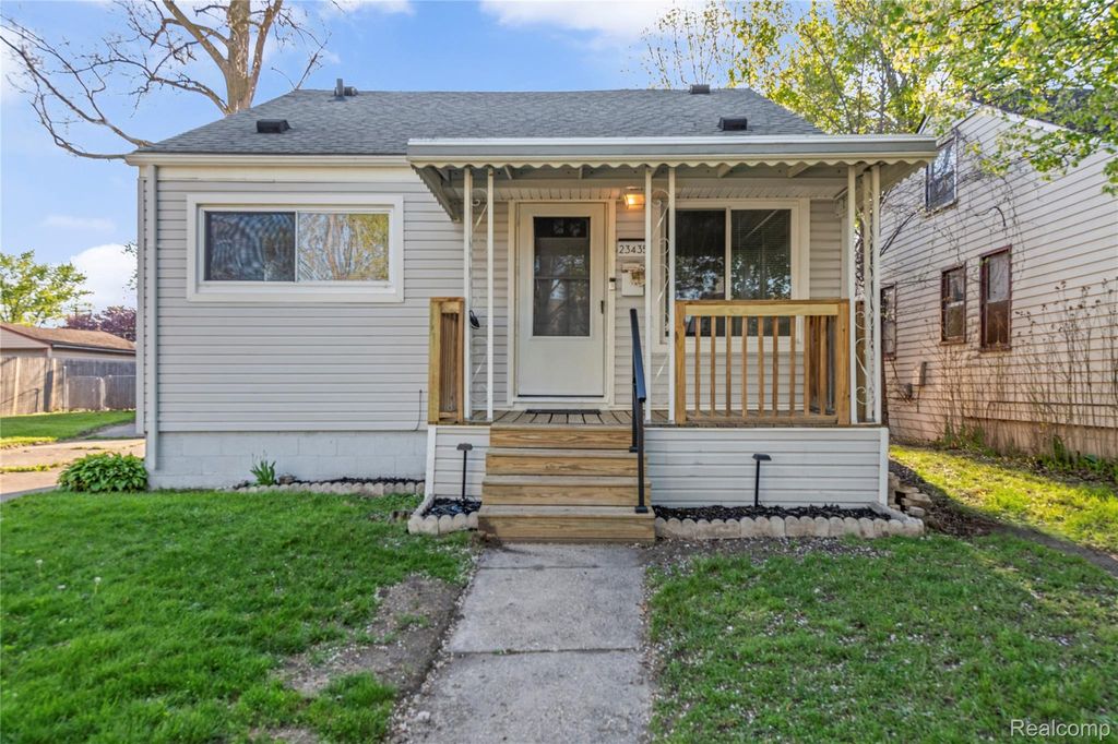 23435 Vance Avenue, Hazel Park, MI 48030