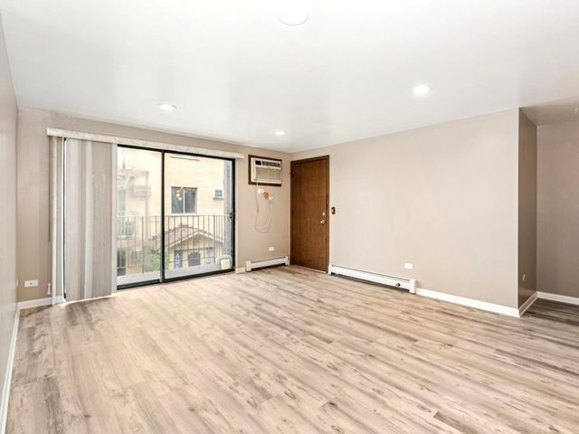 7202 W Wrightwood Avenue 2S, Elmwood Park, IL 60707