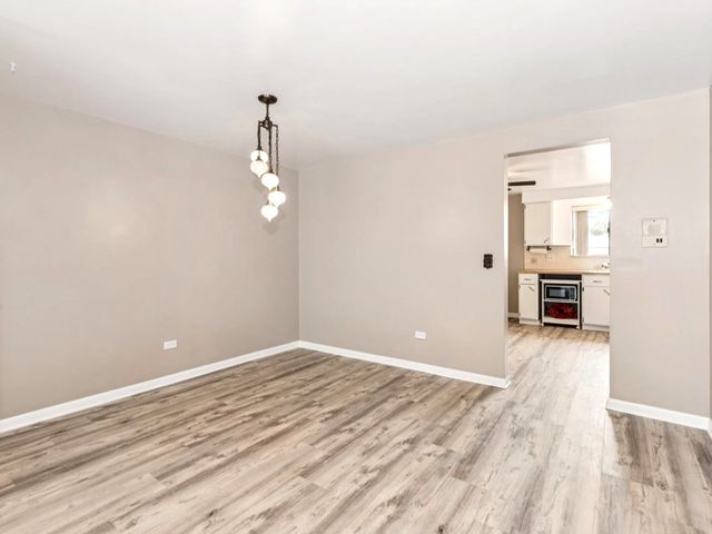 7202 W Wrightwood Avenue 2S, Elmwood Park, IL 60707