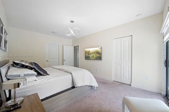 8387 NW 43rd St, Doral, FL 33166