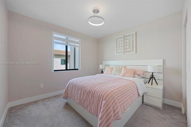 8387 NW 43rd St, Doral, FL 33166