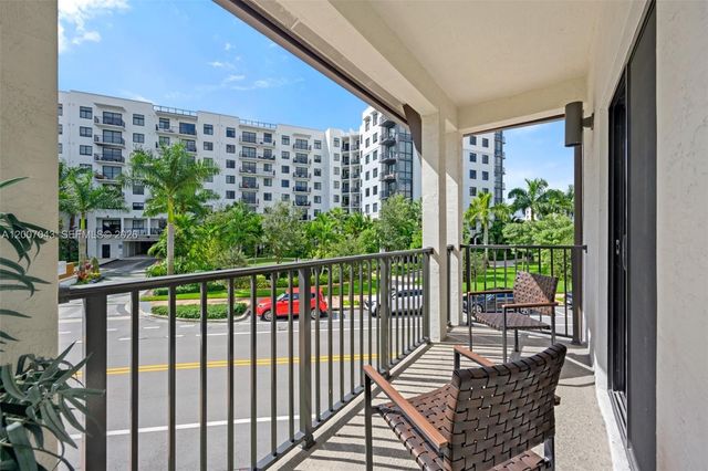 8387 NW 43rd St, Doral, FL 33166