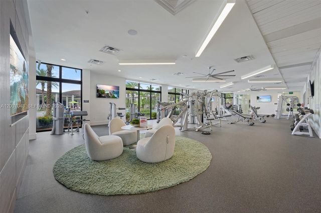 8387 NW 43rd St, Doral, FL 33166