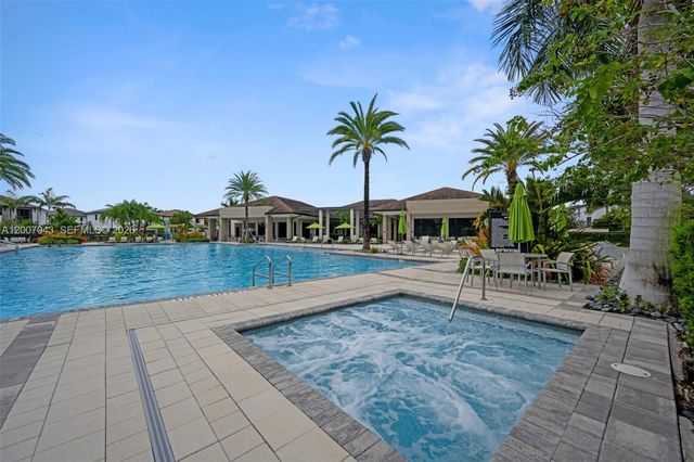 8387 NW 43rd St, Doral, FL 33166