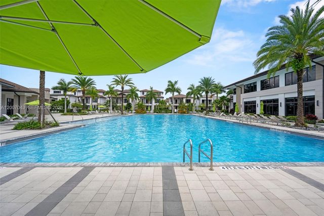 8387 NW 43rd St, Doral, FL 33166