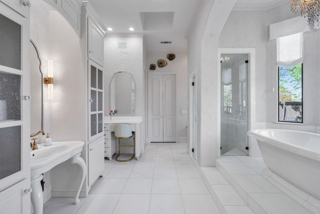 6262 Turner Way, Dallas, TX 75230