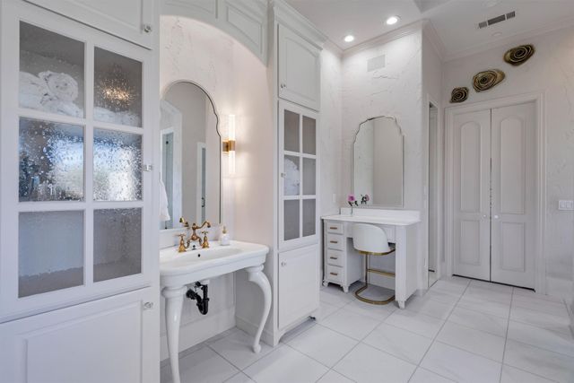 6262 Turner Way, Dallas, TX 75230