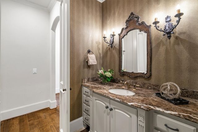 6262 Turner Way, Dallas, TX 75230