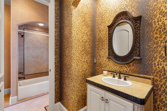 6262 Turner Way, Dallas, TX 75230